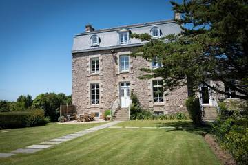 Location de vacances pour 3 personnes, avec jardin à Plévenon