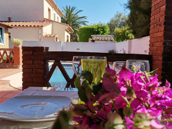 Location de vacances pour 5 personnes, avec terrasse et jardin à Sant Pere Pescador - 3