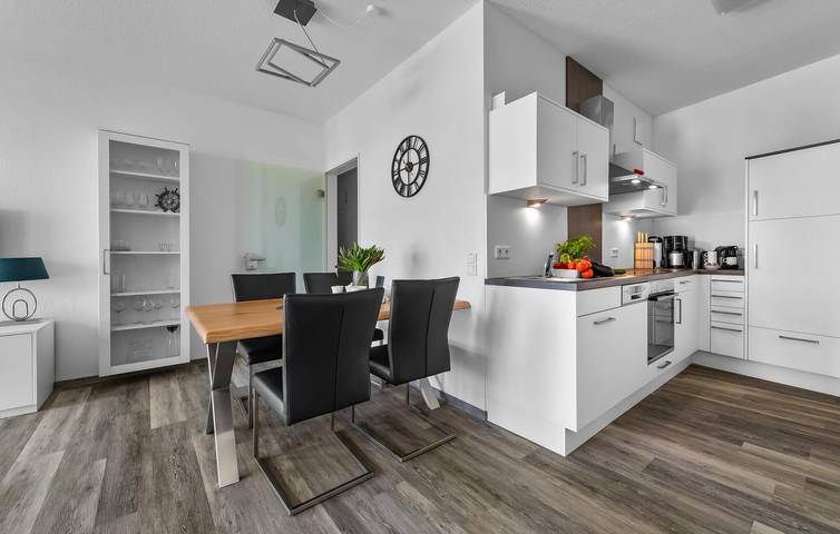 Ganze Ferienwohnung, Appartement am Strand mit Terrasse und Parkplatz in Olpenitz, Kappeln