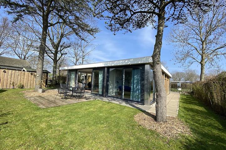 Ferienhaus für 6 Personen, mit Terrasse und Garten in Brouwershaven