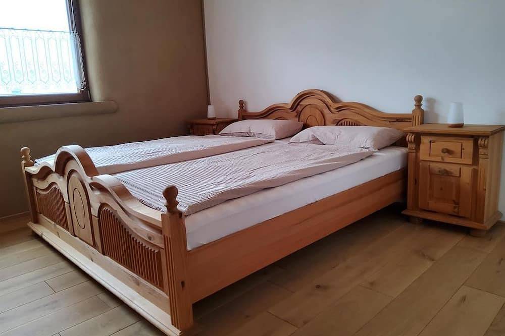 Ganze Wohnung, Strohballenhaus - Ferienwohnung Strohballenhaus Suppes in Hofbieber, Rhön-Hessen