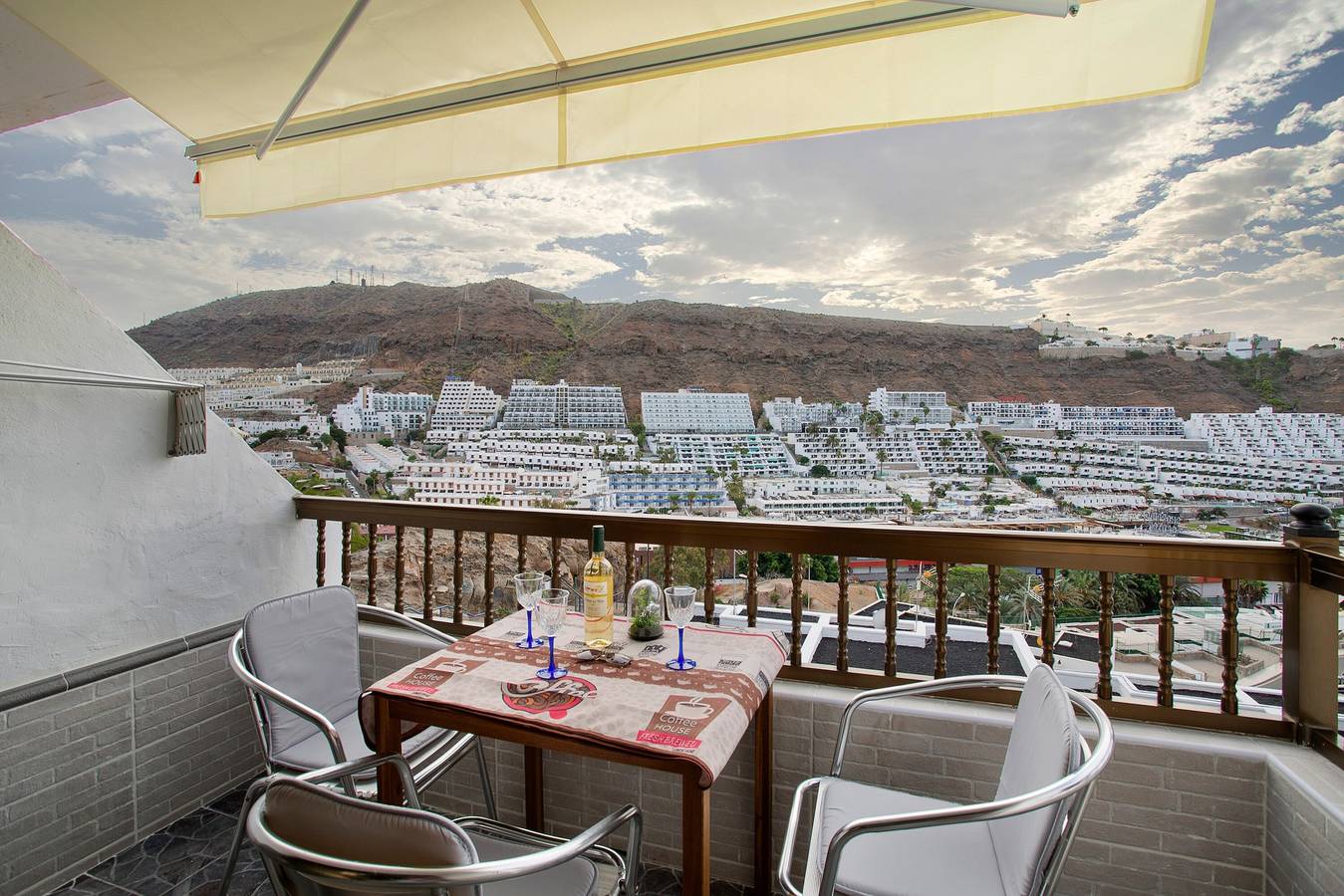 Ganze Wohnung, Ferienwohnung 'Bellavista' mit Gemeinschaftspool, privater Terrasse und Wlan in Puerto Rico (Gran Canaria), Gran Canaria Süd