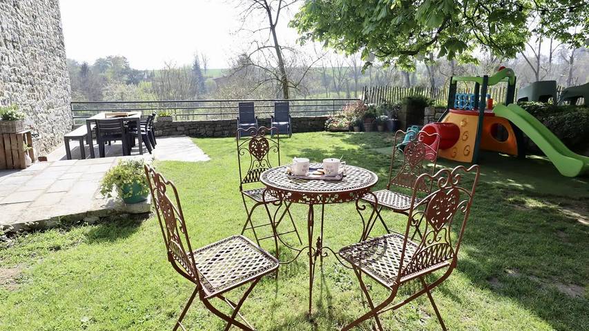 Location de vacances pour 9 personnes, avec jardin, animaux acceptés à Doische - 4