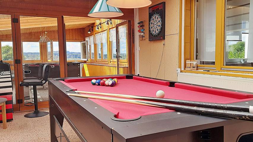 Ferienhaus für 8 Personen, mit Whirlpool und Sauna sowie Terrasse und Garten, mit Haustier in Lahntal-Westerwald - 2