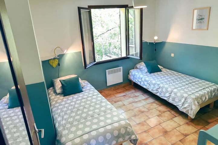 Location de vacances pour 4 personnes, avec jardin ainsi que terrasse et piscine à Balazuc - 3
