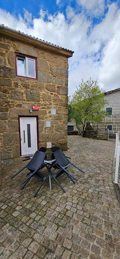 Location de vacances pour 6 personnes, avec terrasse et vue, animaux acceptés dans Castro Daire - 2