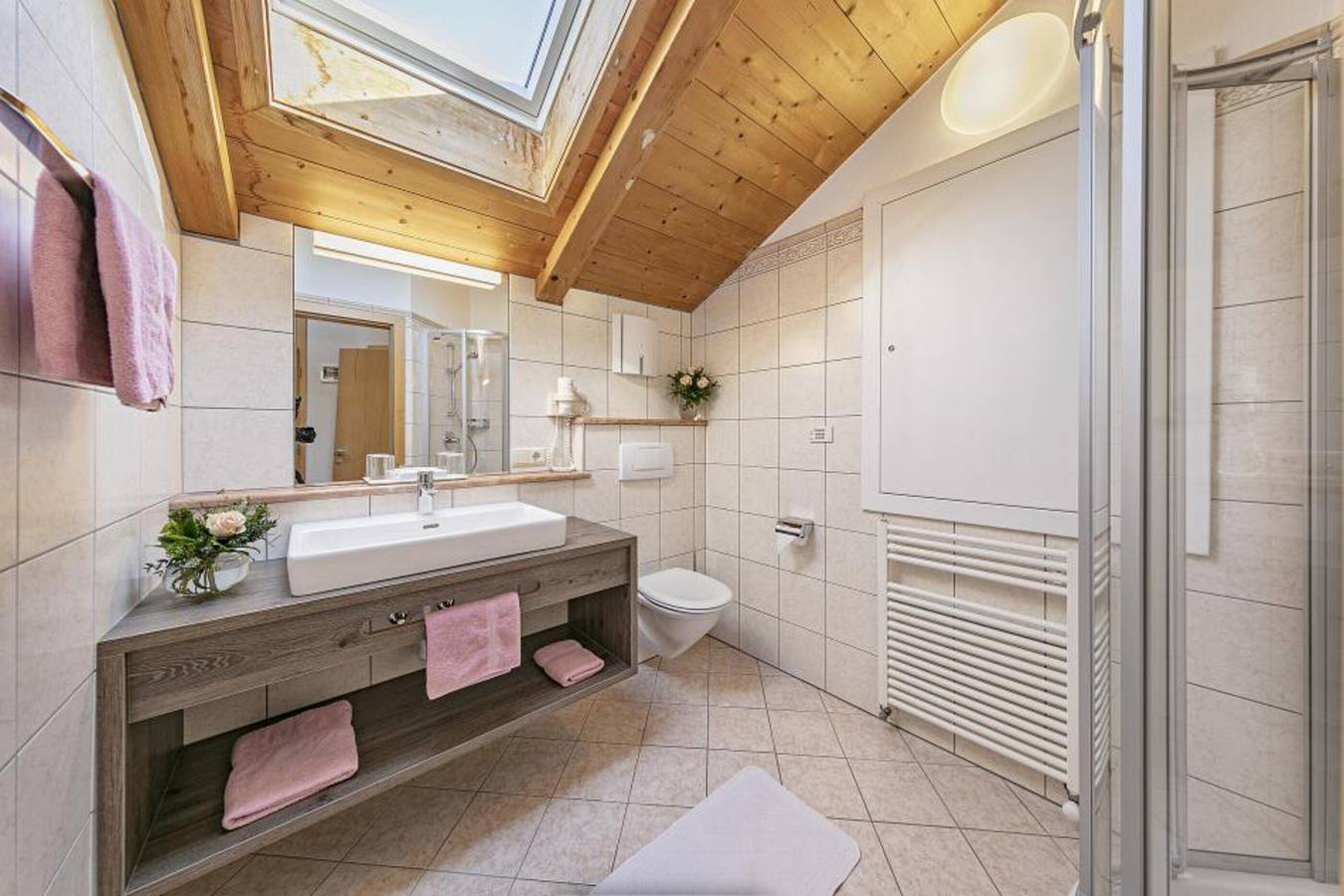 Entire apartment, Apartment 'Stöckerhof Sonne' with Mountain View, Shared Pool and Wi-Fi in Merano, Sarntal Alps