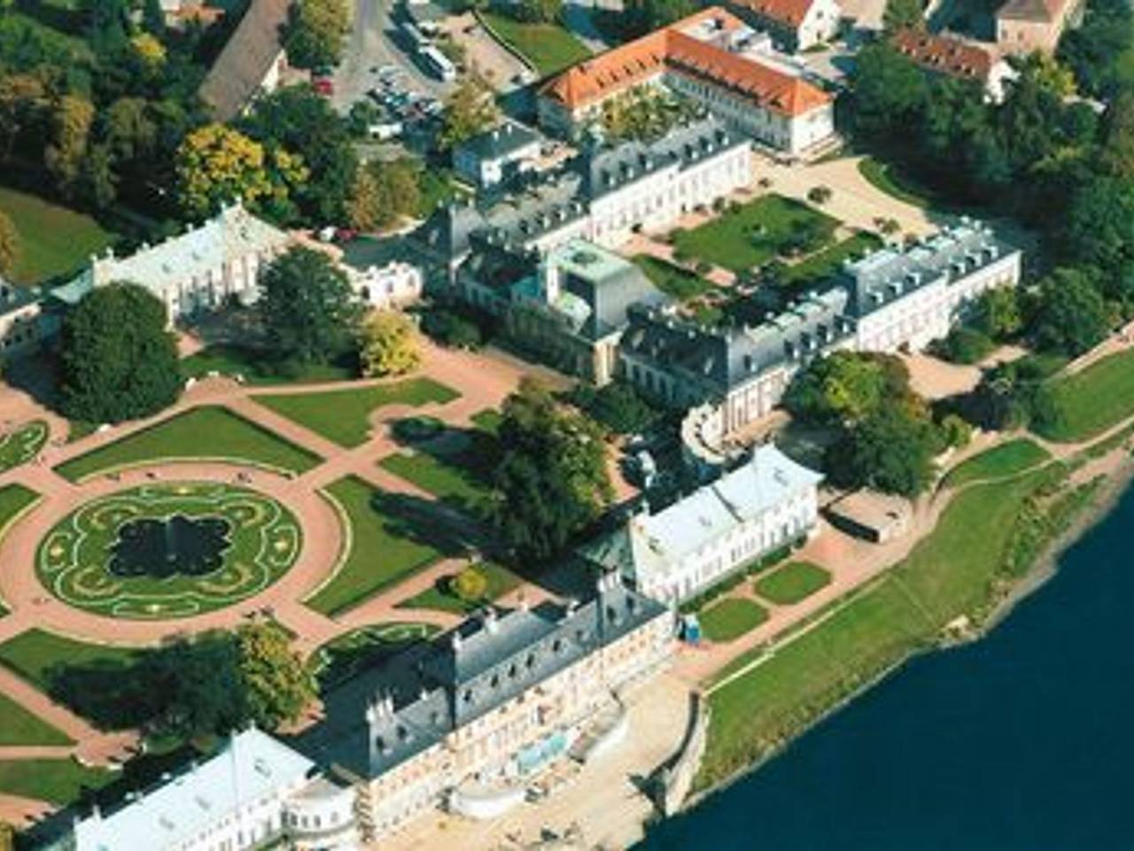Ganze Ferienwohnung, Schloss Hotel Dresden - Pillnitz in Loschwitz, Dresden