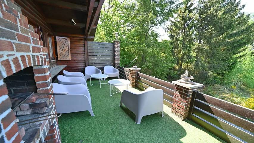 Location de vacances pour 8 personnes, avec Terrasse et Jardin à Rendeux