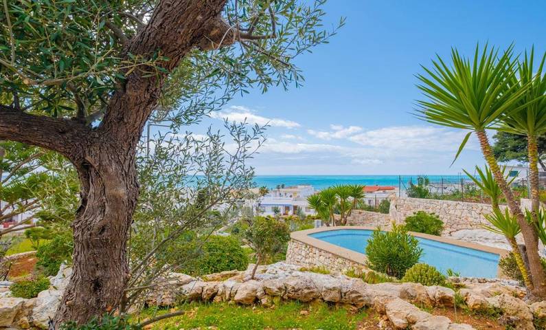 Villa per 6 persone, con Balcone e Terrazza nonché Giardino e Piscina a Pescoluse