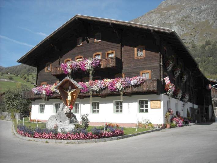 Privatzimmer für 3 Personen, mit Balkon und Garten sowie Ausblick