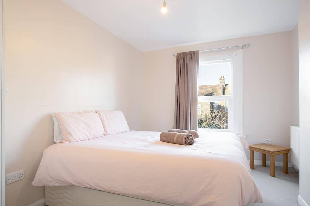 Geheel appartement, Mooi appartement met 2 slaapkamers in blaffen, 30 minuten naar het centrum van Londen, het stadscentrum van winkels in Barking and Dagenham, Londen