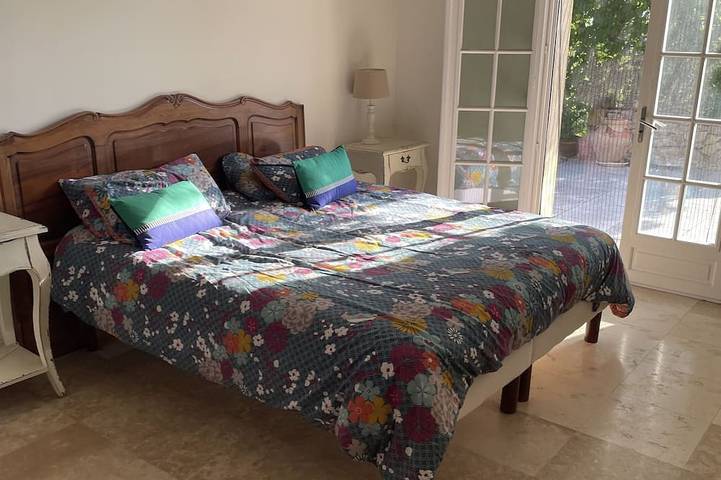 Location de vacances pour 6 personnes, avec jardin à La Verdière - 2