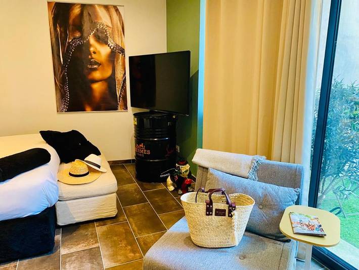 Chambre d’hôte pour 2 personnes, avec Jacuzzi ainsi que Terrasse et Vue à Barbentane - 4