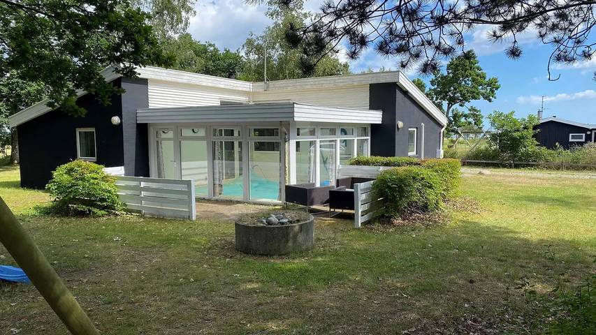 Vakantiehuis voor 8 personen, with zwembad and terras as well as sauna, met huisdier in Denemarken