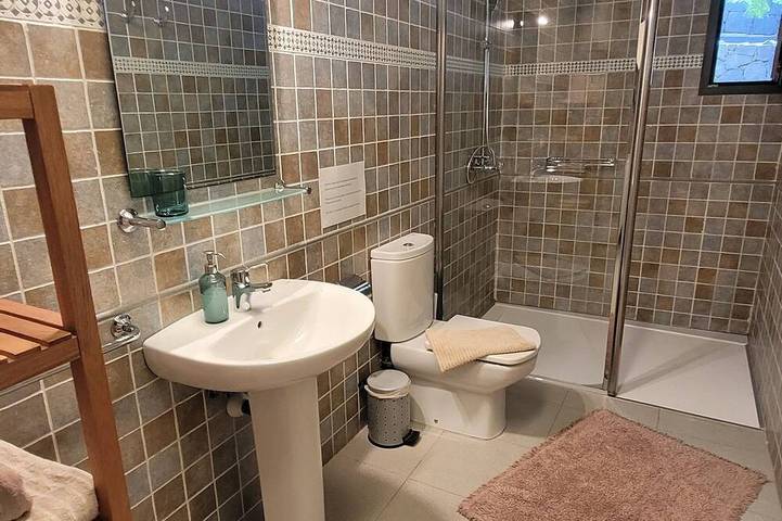 Ganze Wohnung, Casa La Asomada: modern, privater Jacuzzi, Meerblick, Wifi, Klimaanlage in La Asomada, Tías