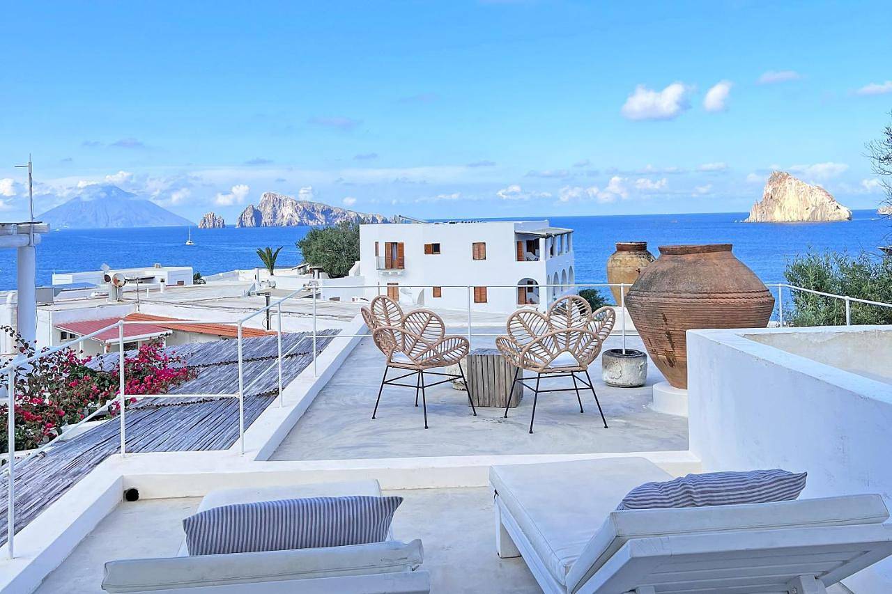Appartamento intero, One Bedroom Apartment in Panarea