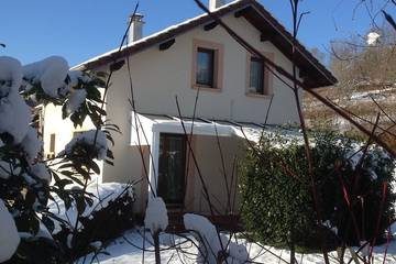 Gîte pour 4 personnes, avec terrasse et jardin à Fraize