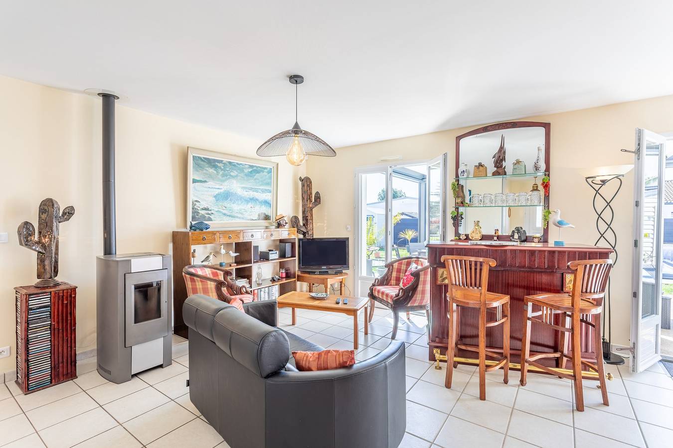 Holiday Home 'Maison Salorge' with Private Pool, Wi-Fi and Air Conditioning in Jard-sur-Mer, Vendée