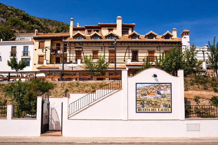 Hotel para 3 personas, con terraza además de piscina y vistas en Monachil - 2