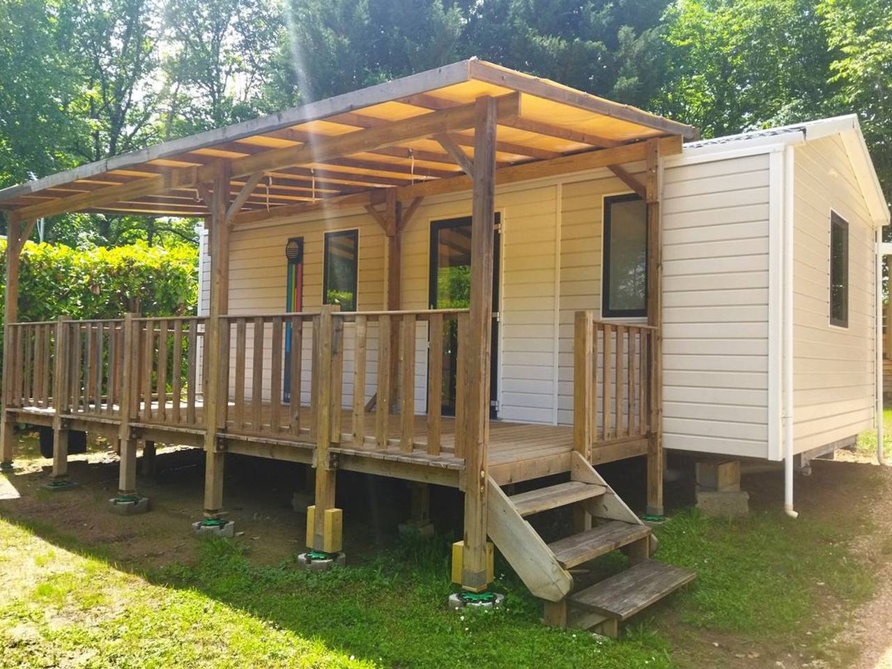 Mobil-home 27m² à Saint-Gérons avec terrasse in Saint-Gérons, Région d'Aurillac