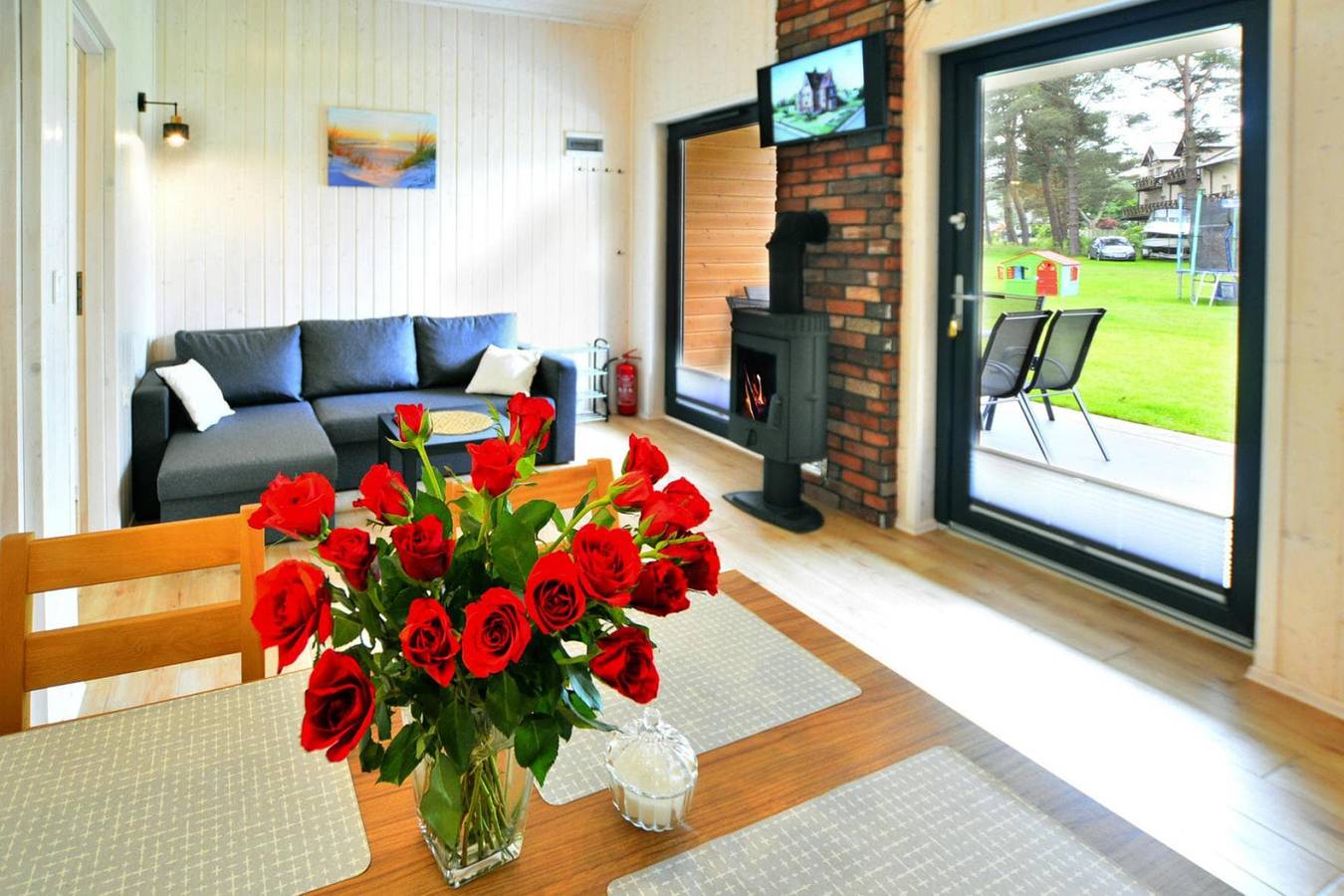 Komfortable Ferienhäuser, großer Garten in Powiat Sławieński