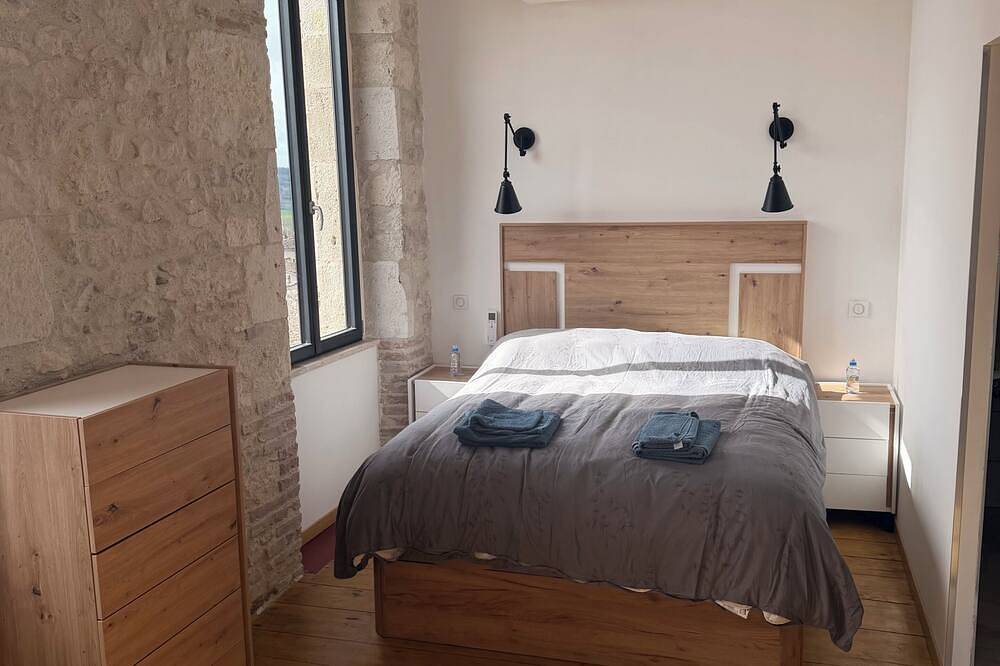 Air-conditioned house with terrace and elevator in Lauzerte, Quercy
