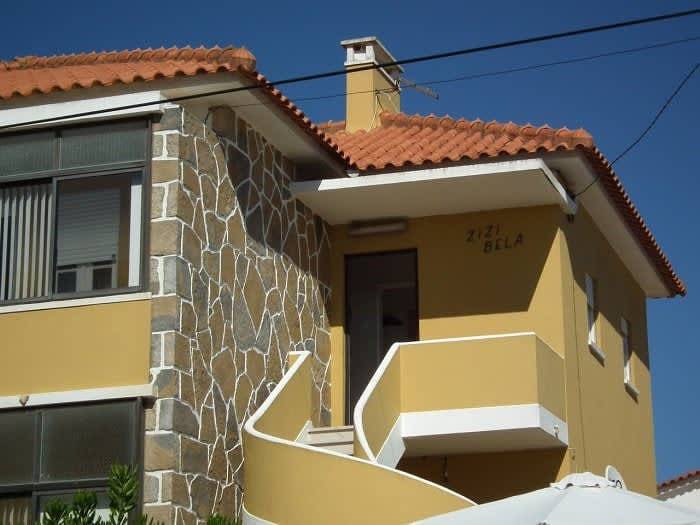 Appartement entier, House Zizi Bela with Sunset Beachview in Praia da Areia Branca, Lourinhã