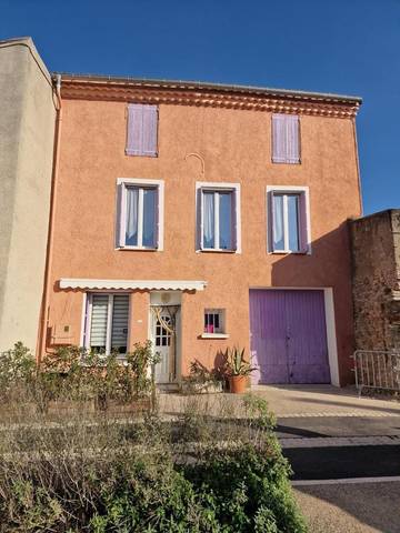 Location de vacances pour 4 personnes, avec terrasse et vue à Rieux-Minervois