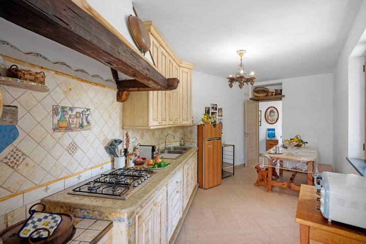 Villa 'Cynara Holiday House' with Mountain View, Wi-Fi and Air Conditioning in Massa Lubrense, Naples Province