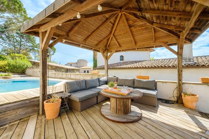 Location de vacances pour 2 personnes, avec Jacuzzi et Jardin dans le Var