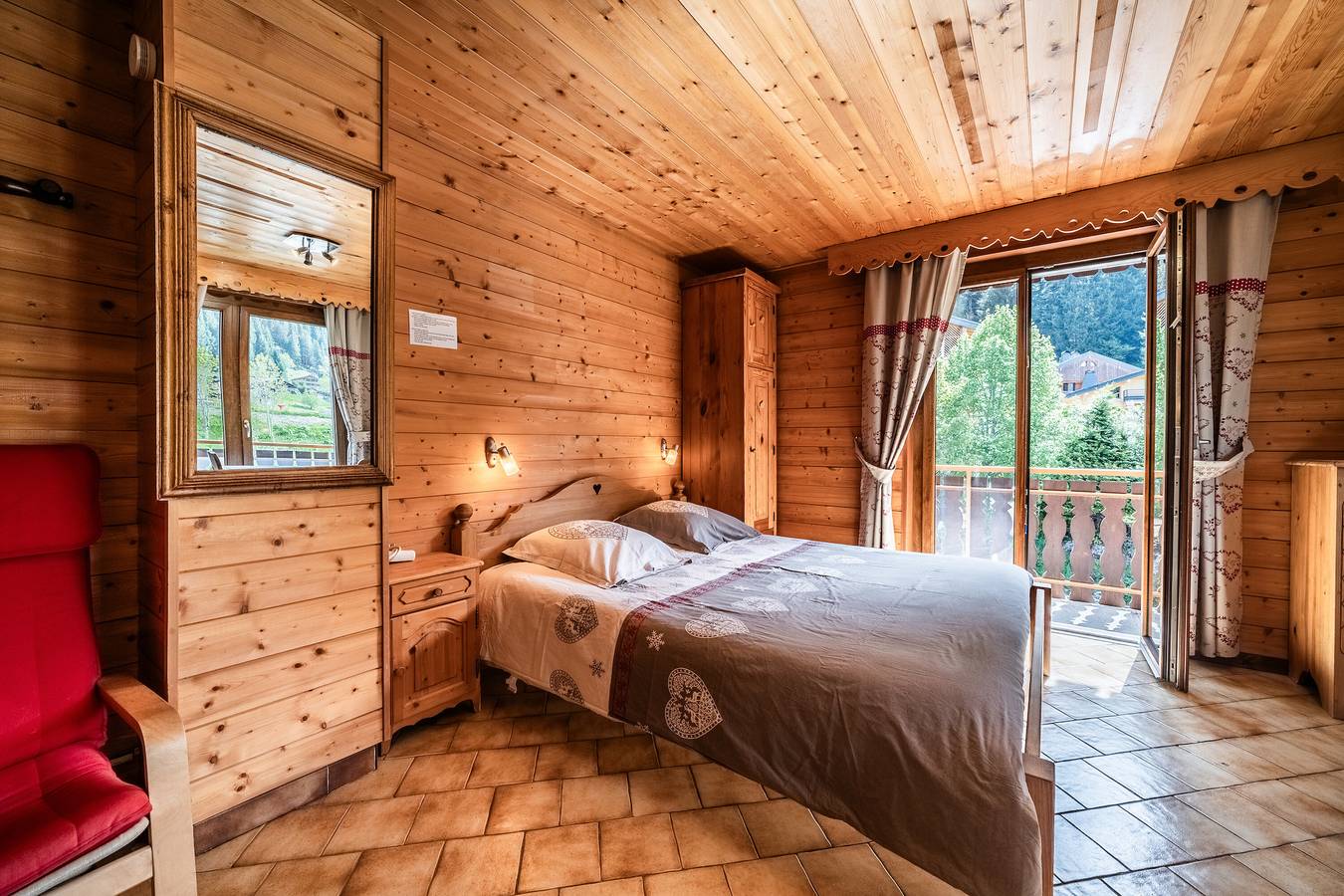 Studio Apartment 'La Flèchette - 2 Pers' with Mountain View, Balcony and Wi-Fi in Châtel, Les Portes du Soleil