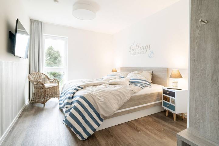 Ferienwohnung für 4 Personen, mit Seeblick und Balkon sowie Sauna in Schillig - 3