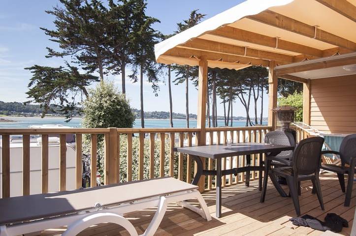 Caravane pour 6 personnes, avec terrasse ainsi que balcon/terrasse et vue sur le lac en Cotes-d'Armor - 2