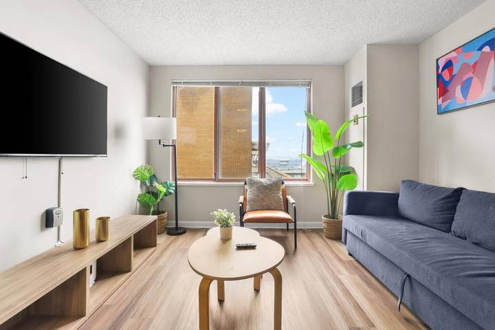 Apartamento de vacaciones para 6 personas, con vistas además de piscina y jardín - 1