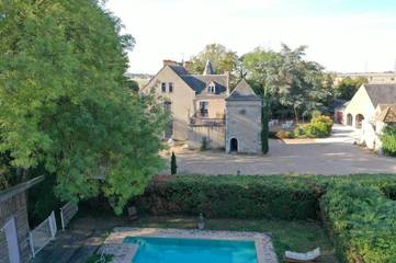 Location de vacances pour 30 personnes, avec vue et terrasse ainsi que jardin et piscine, animaux acceptés à Messas