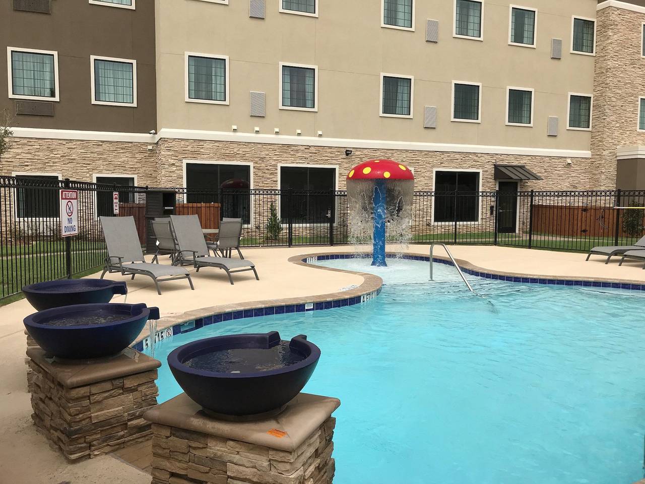 Ganzes Studio, Staybridge Suites Plano - The Colony in Denton County