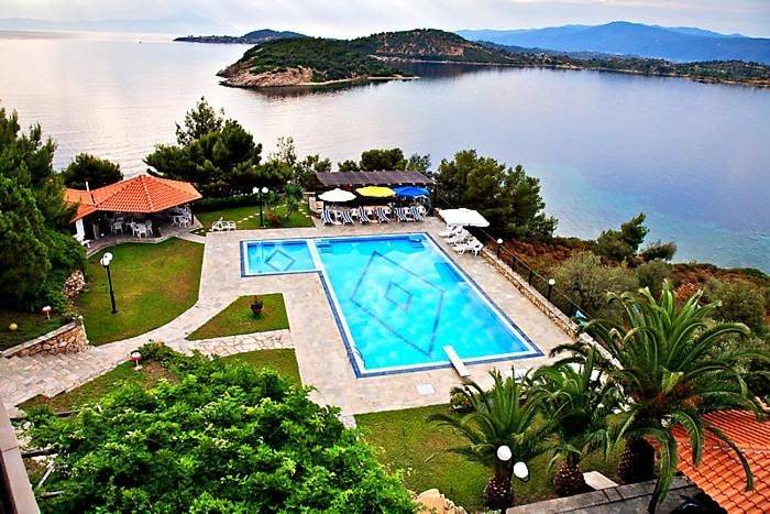 Gîte pour 2 personnes, avec jardin ainsi que piscine et terrasse dans Ormos Panagias - 3