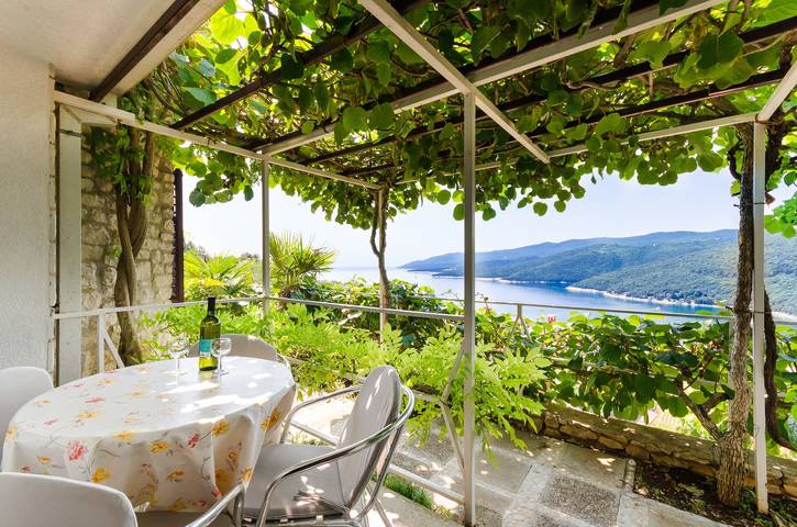 Ferienwohnung mit Meerblick für 4 Personen, mit Terrasse in Istrien