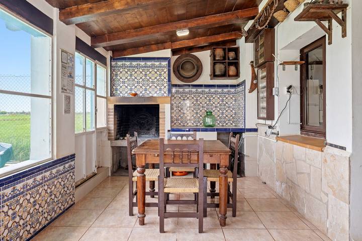 Landhaus 'Benjamin' mit Seeblick, privatem Pool und WLAN in Deltebre, Delta de l'Ebre