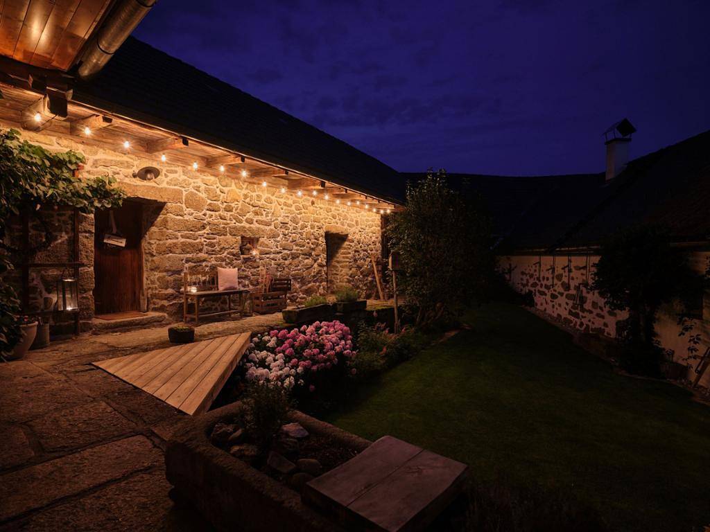 Ganze Ferienwohnung, Aigen13 - Ferienwohnung Blumenwiese (90qm) mit Garten in Groß Gerungs, Waldviertel