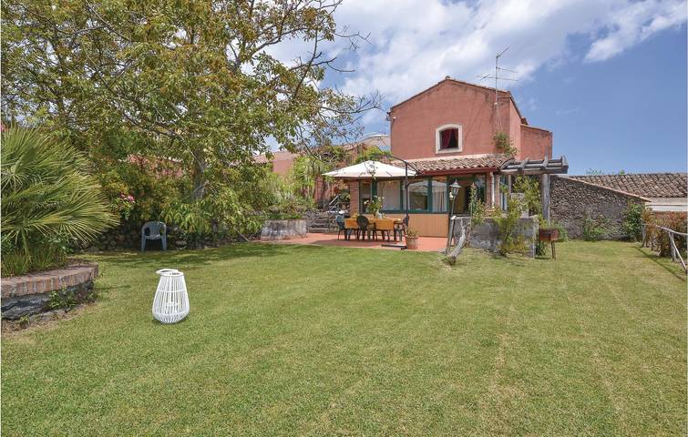 Casa vacanza per 6 persone, con Terrazza e Giardino a Sant'Alfio