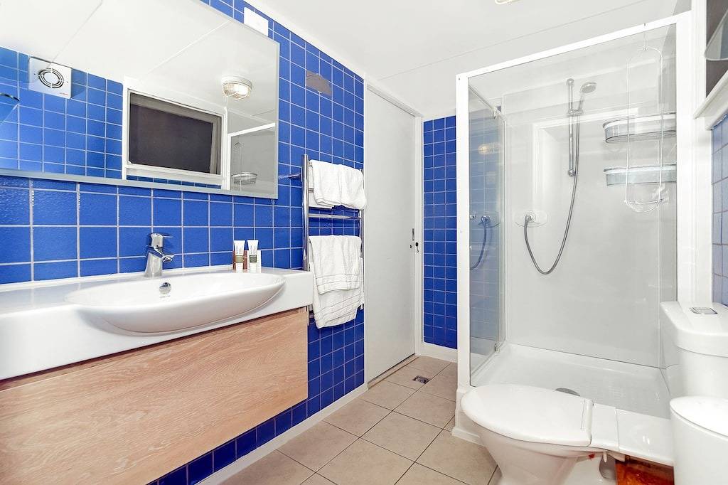 Ganze Wohnung, Waterfront ~ Beachfront Lower Apartment in Coromandel, Waikato