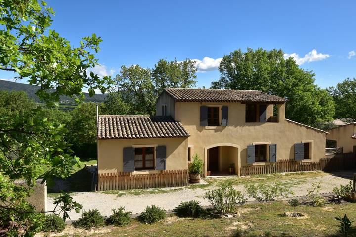 Chambre d’hôte pour 2 personnes, avec jacuzzi et jardin
