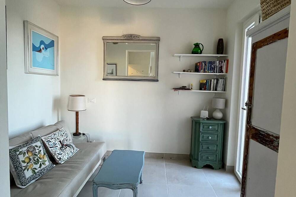 Appartamento intero, Stunning sea view! 2-bedroom apartment, 5 minutes walking to the beach, Ac, pool in Zoagli, Riviera di Levante