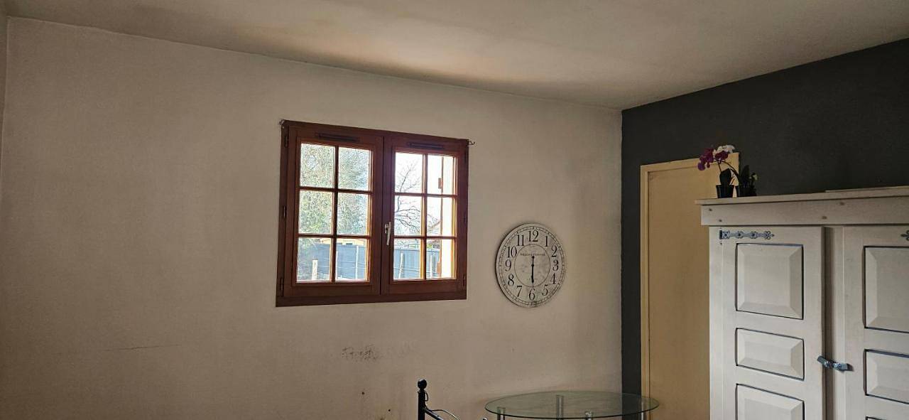 Appartement entier, One-Bedroom Apartment in Saint-Doulchard, Région de Bourges