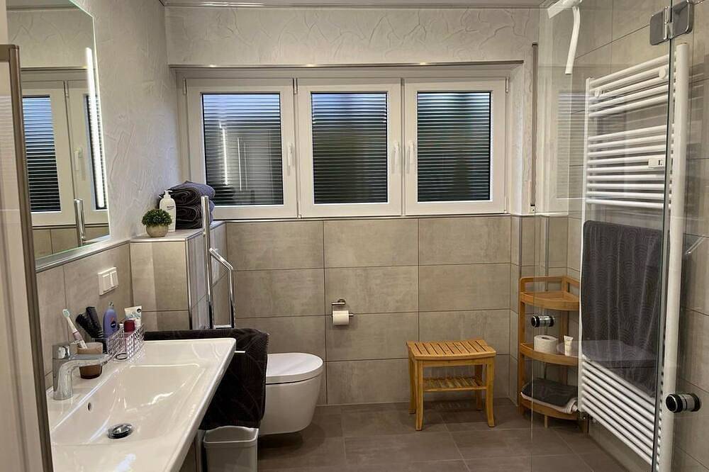 Ganze Wohnung, Hennen-Nest - Ferienwohnung Hennen-Nest in St. Ingbert, Saarpfalz-Kreis