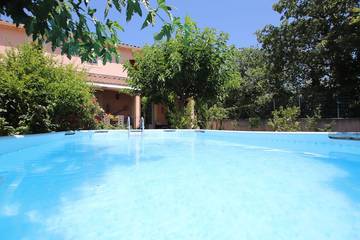 Gîte pour 4 personnes, avec terrasse et jardin à Beaumes-de-Venise