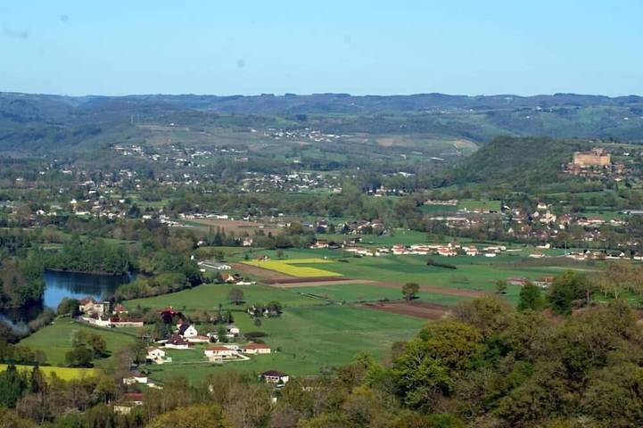 Location de vacances pour 6 personnes, avec Balcon/Terrasse à Loubressac