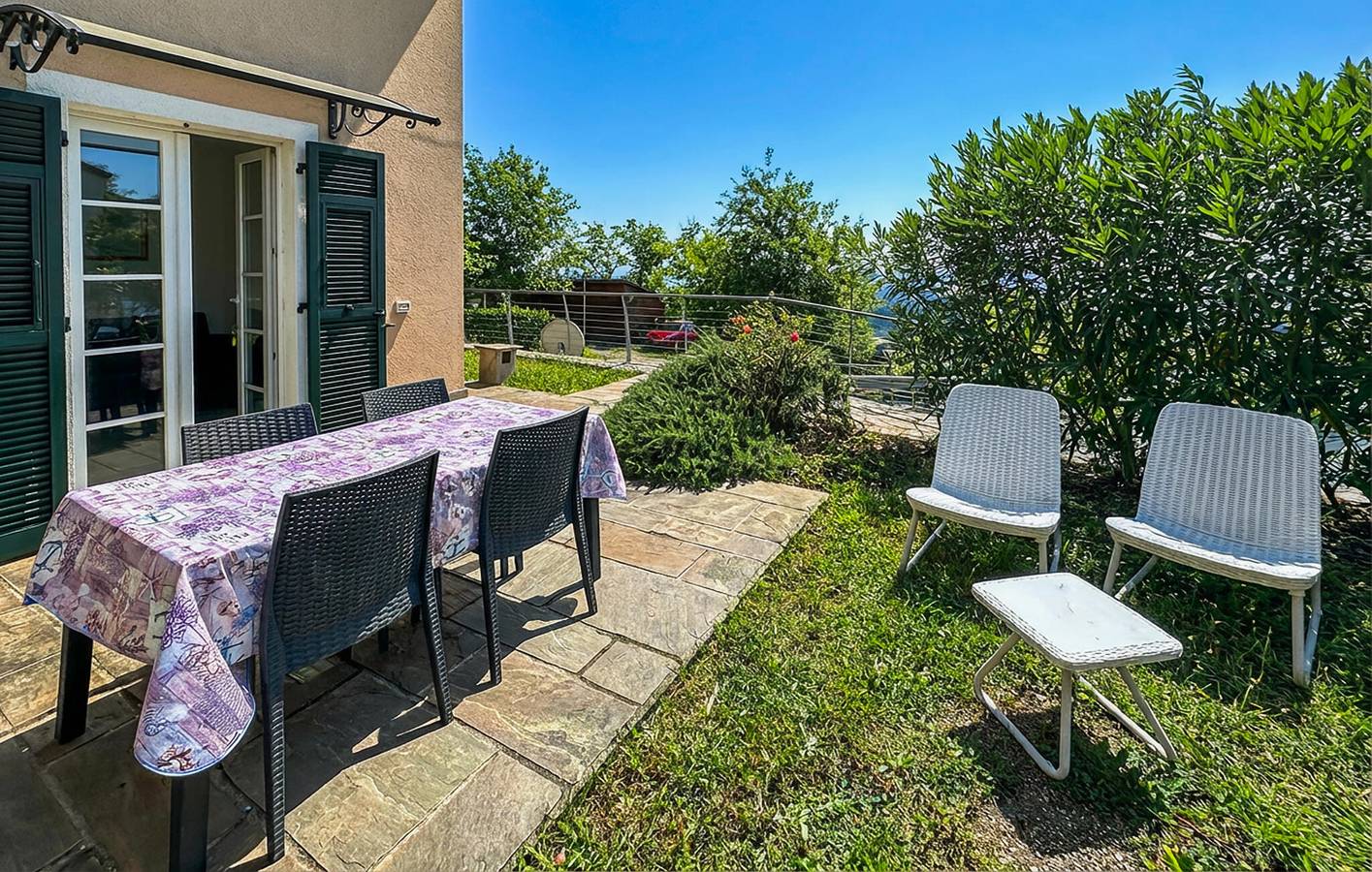 Gemütliche Wohnung mit WiFi & Parkplatz, Nähe Stadtzentrum in Magliolo, Ligurische Alpen